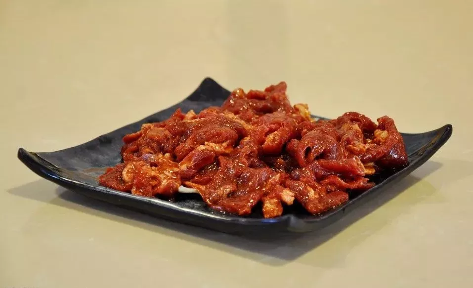 【冷眼熱評(píng)】舌尖上的牛肉和腳下的足球