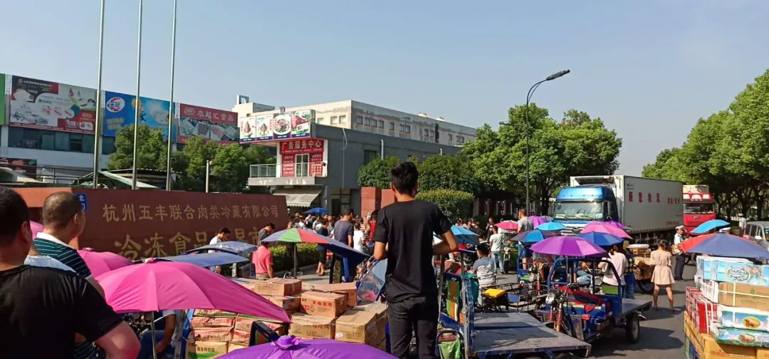 昨天，杭州凍品市場被堵門！原因和三輪車有關