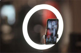 羅永浩、吳曉波頻頻“翻車”，直播帶貨還值得大力去做嗎？