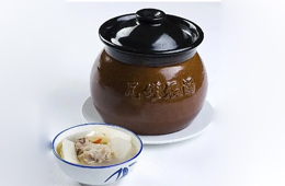  前十個(gè)月銷量超去年全年，這家企業(yè)靠“瓦罐魚(yú)”逆襲！怎么做到的？