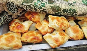 餐飲引領、生產接力，新疆風味烤包子風靡全國